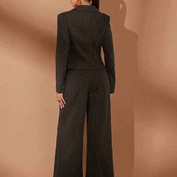 Olive Green Elegant Women's Suit Set - Picture 2 of 8